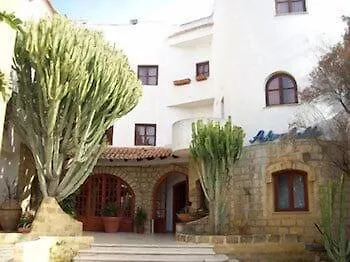 Akrabello 3*