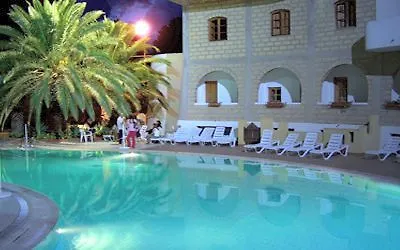Hotel Akrabello 3*