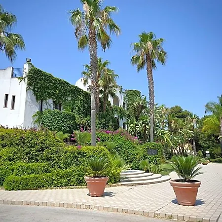 Akrabello 호텔 3*