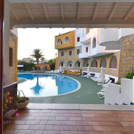 Akrabello فندق