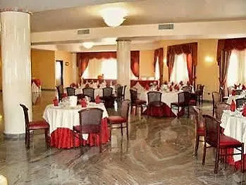 فندق Akrabello