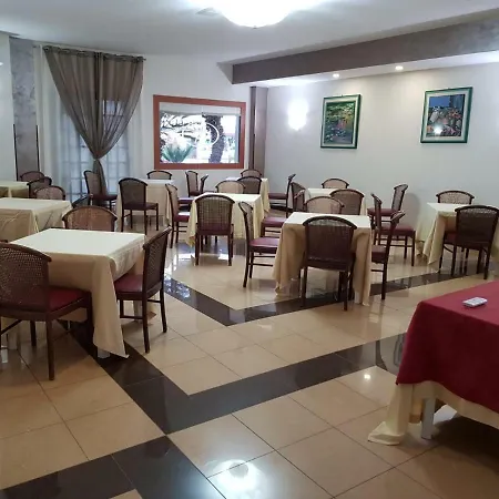 فندق Akrabello 3*